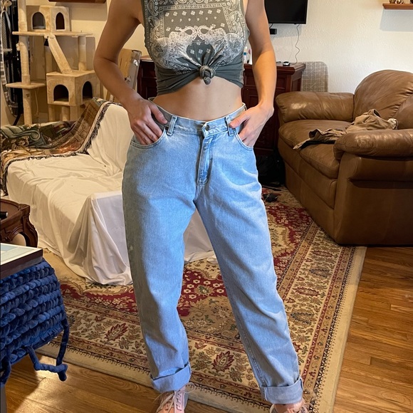 Mom Jeans - Picture 4 of 12